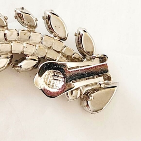 Vintage silver Crystal rhinestone climber earrings - Picture 14 of 16